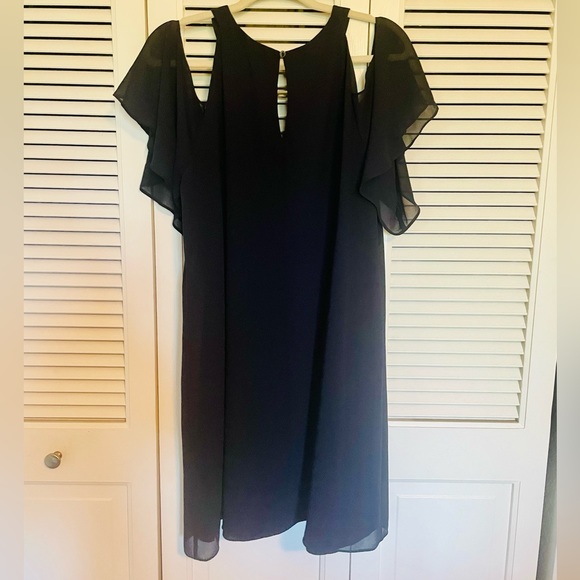 Vince Camino cold shoulder Dress - Picture 3 of 6